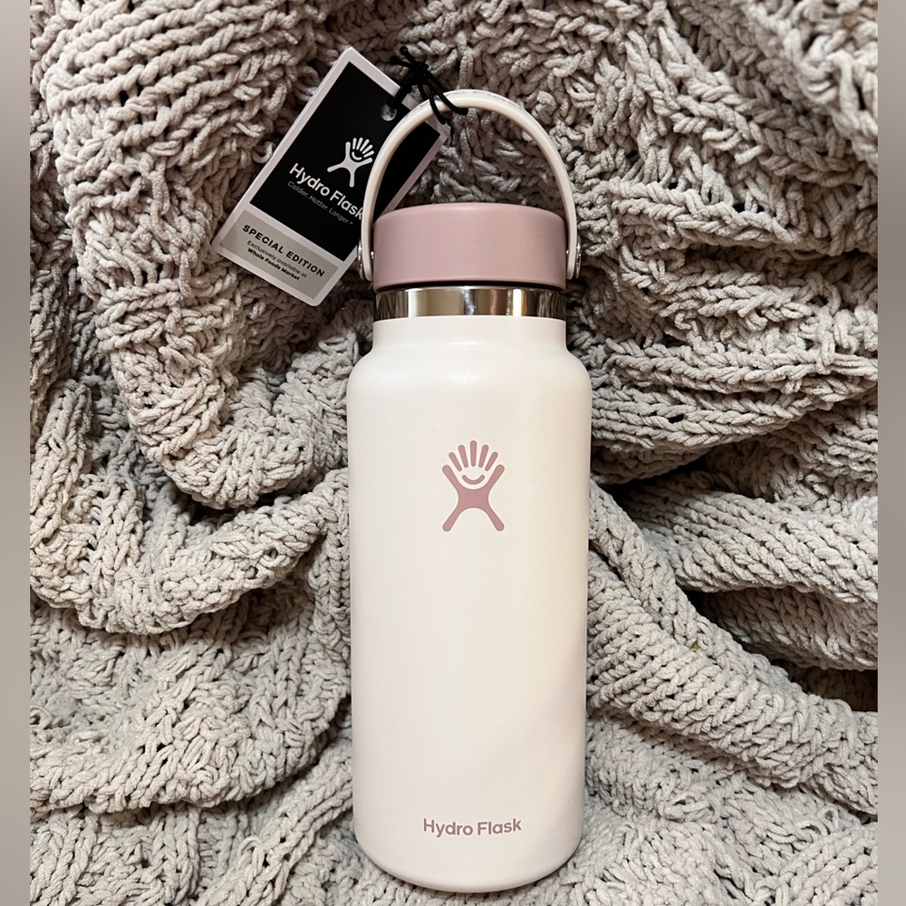 NWT JUNEBERRY HYDROFLASK